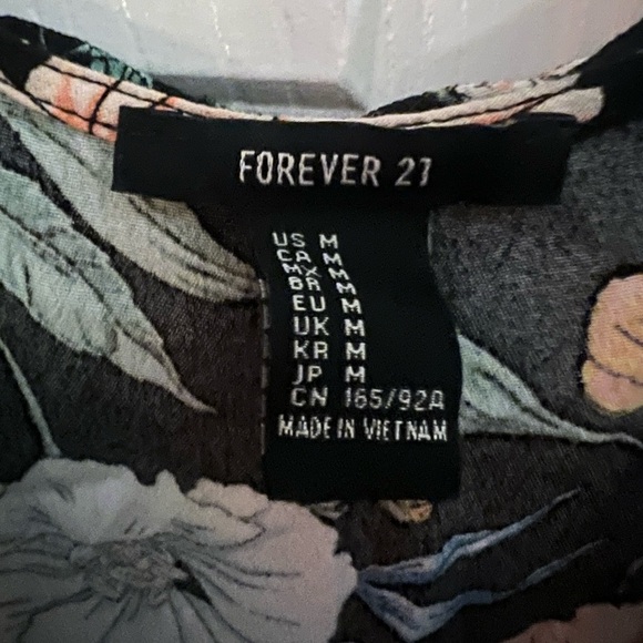 Forever21 off the shoulder floral dress - Picture 2 of 5